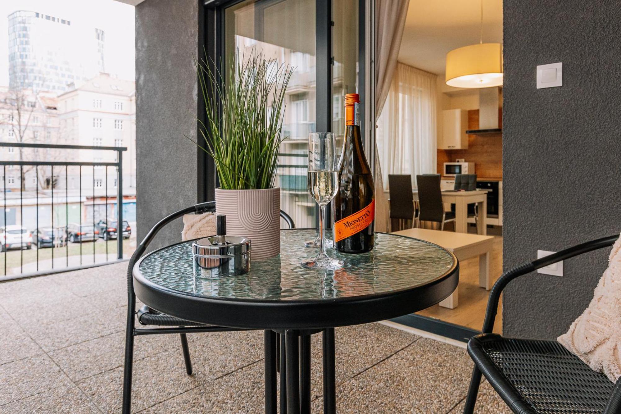 Skau 2 Old Town Family & Business Apartment 2 Floor Free Parking براتسيلافا المظهر الخارجي الصورة